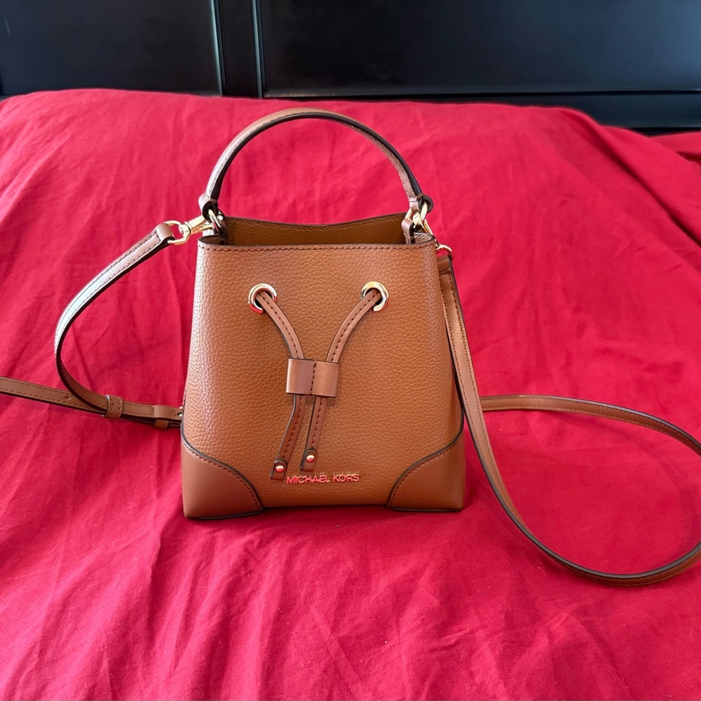 Michael Kors Mercer Small Pebbled Leather Bucket Bag